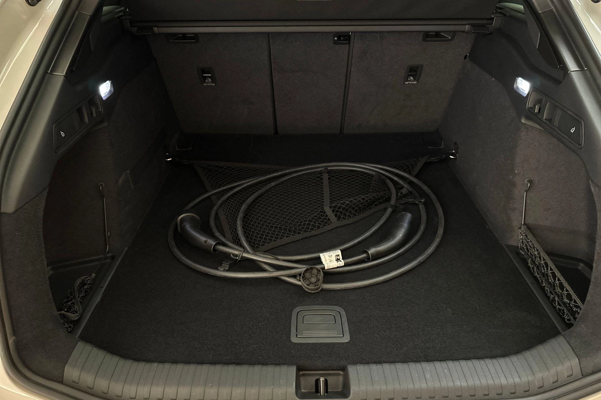 Hoofdafbeelding Audi A6 Avant e-tron