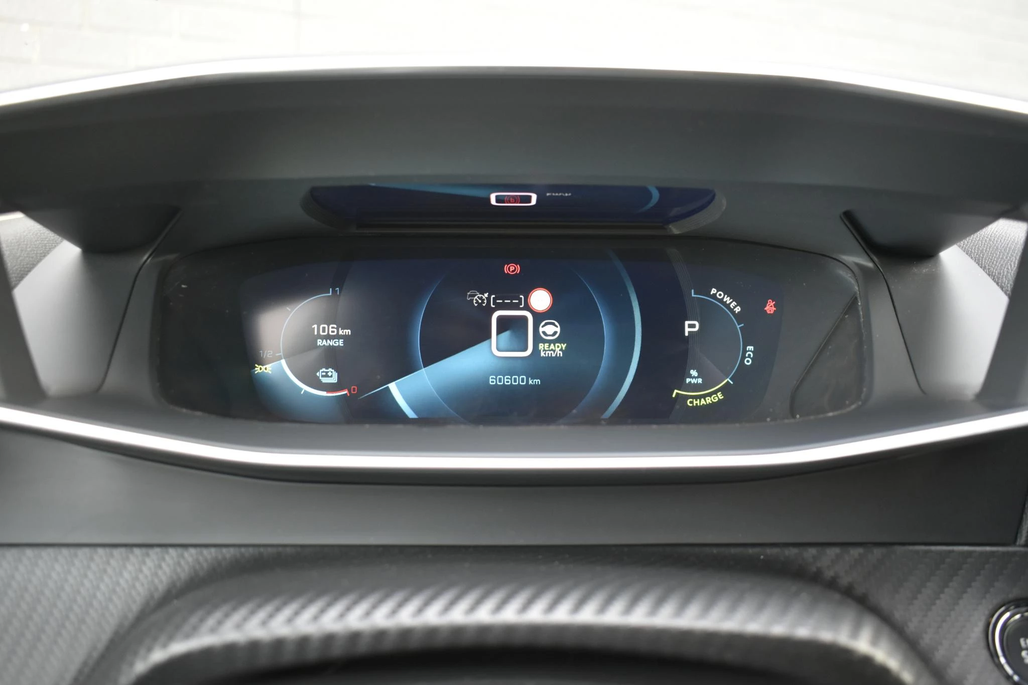 Hoofdafbeelding Peugeot e-2008