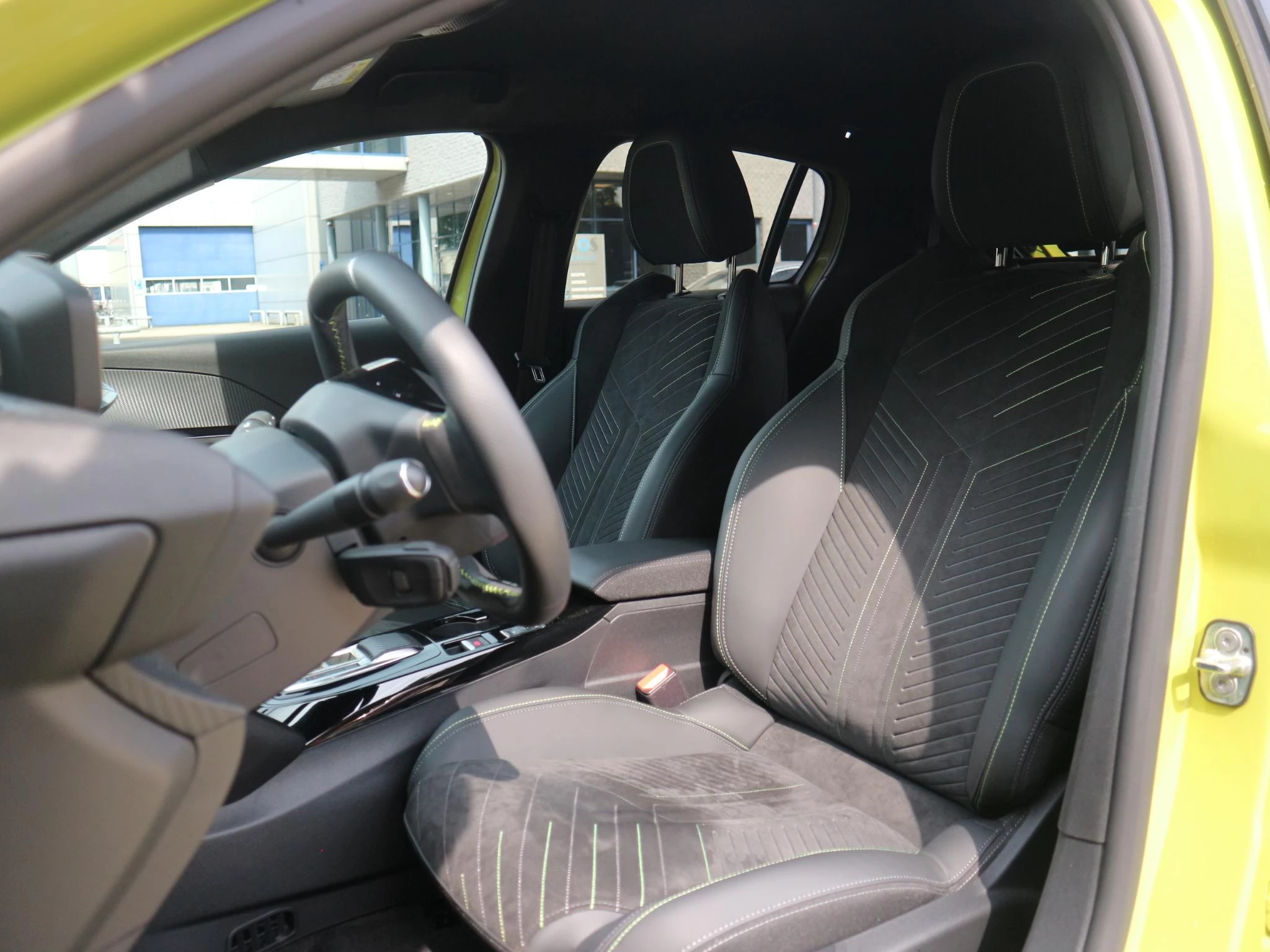 Hoofdafbeelding Peugeot e-208