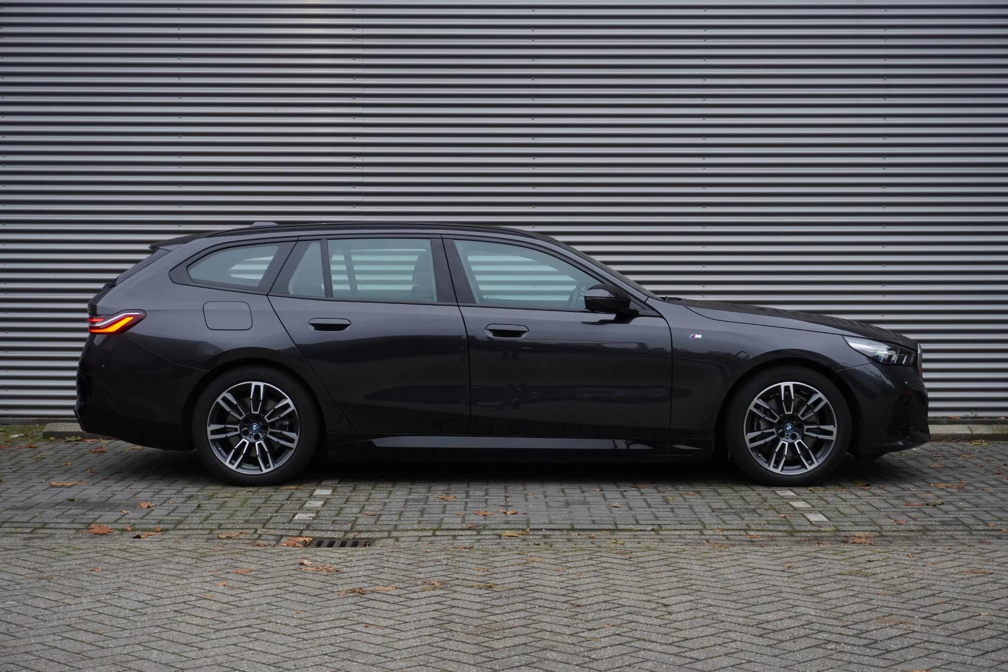 Hoofdafbeelding BMW i5