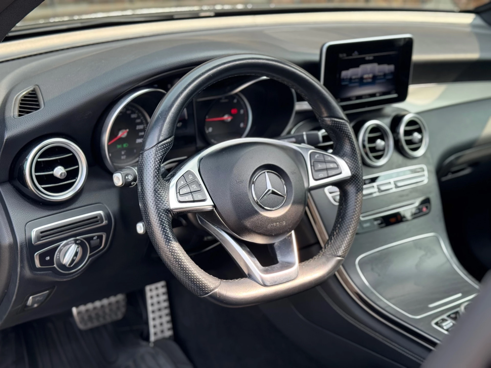 Hoofdafbeelding Mercedes-Benz GLC