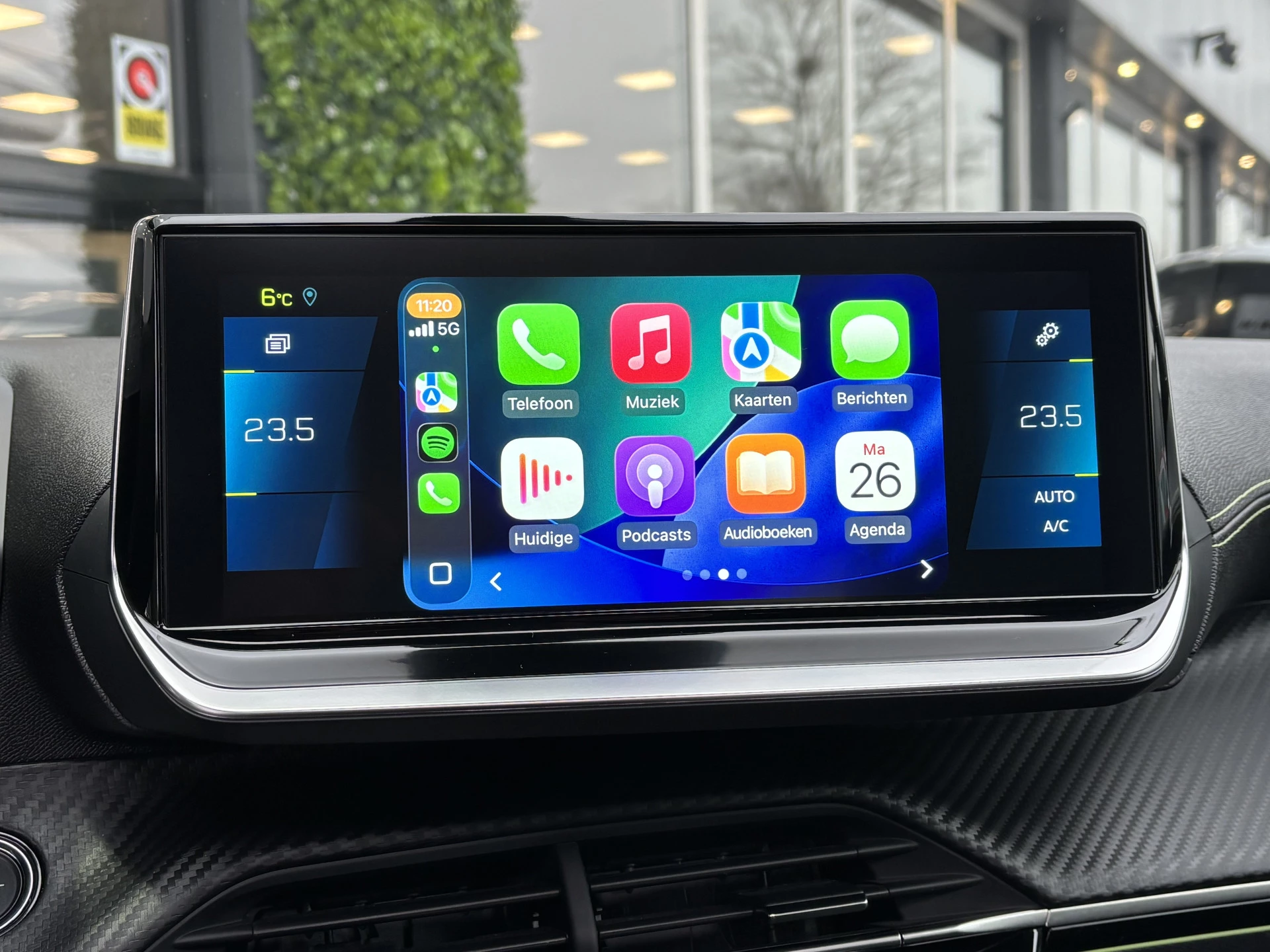 Hoofdafbeelding Peugeot e-2008