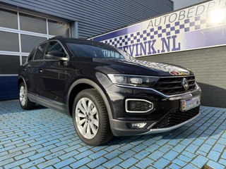 Volkswagen T-Roc 1.5 TSI SPORT ACC STOELVER. PANO TREKHAAK
