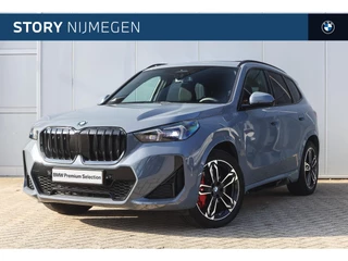 BMW X1 xDrive25e M Sport Automaat / Trekhaak / Panoramadak / Sportstoelen / Achteruitrijcamera / Comfort Access / Adaptieve LED