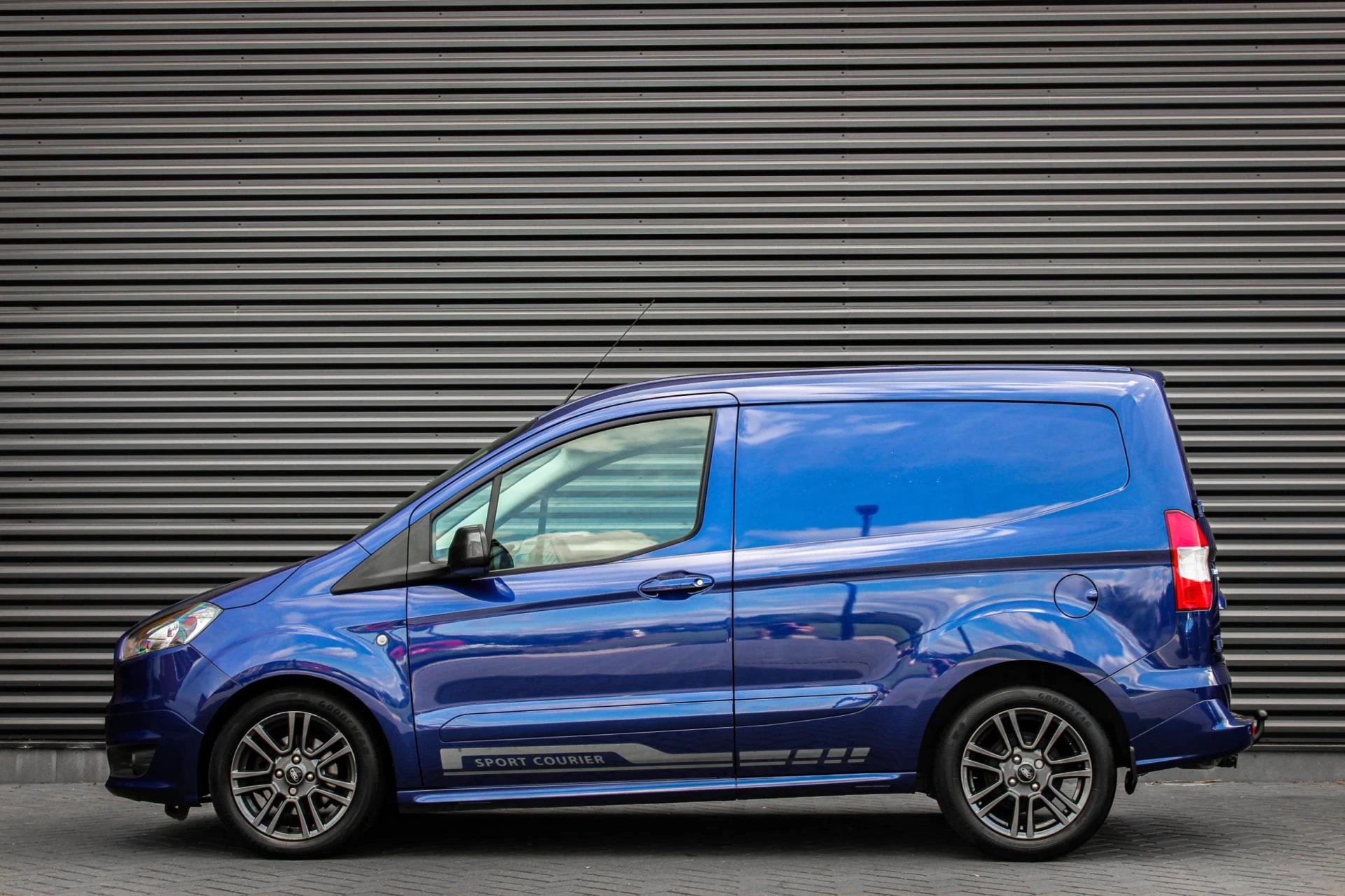 Hoofdafbeelding Ford Transit Courier