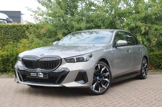 BMW 5-serie 550e xDrive M Sport | Bowers & Wilkins | Memory seat | 360 Camera | Adaptive Cruise | Sfeerverlichting |