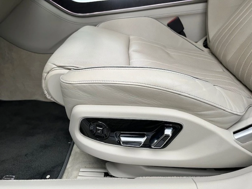 Hoofdafbeelding Audi A8