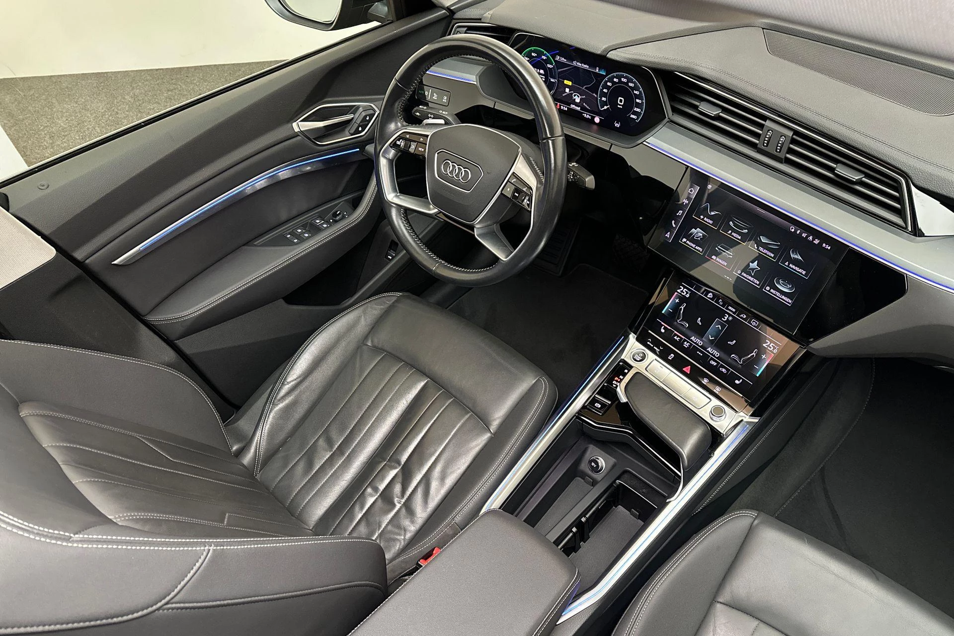 Hoofdafbeelding Audi e-tron