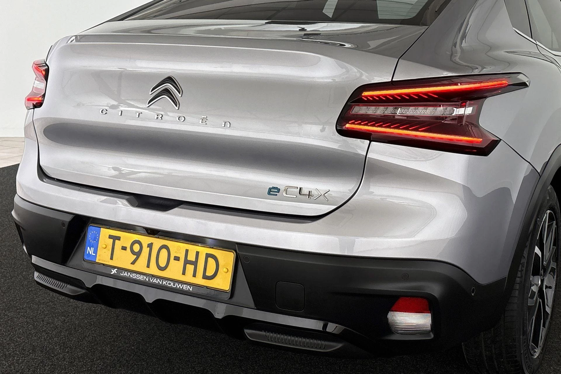 Hoofdafbeelding Citroën ë-C4 X