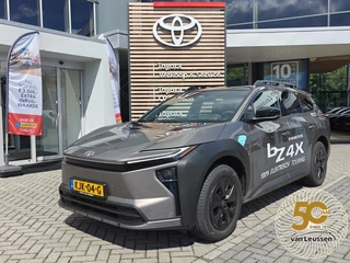 Toyota bZ4X Touring Executive AWD 75 kWh PANODAK JBL-AUDIO 1500KG TREKGEW STOELVERW/KOELING STUURVERW BLIND SPOT WARMTEPOMP EL-ACHTERKLEP
