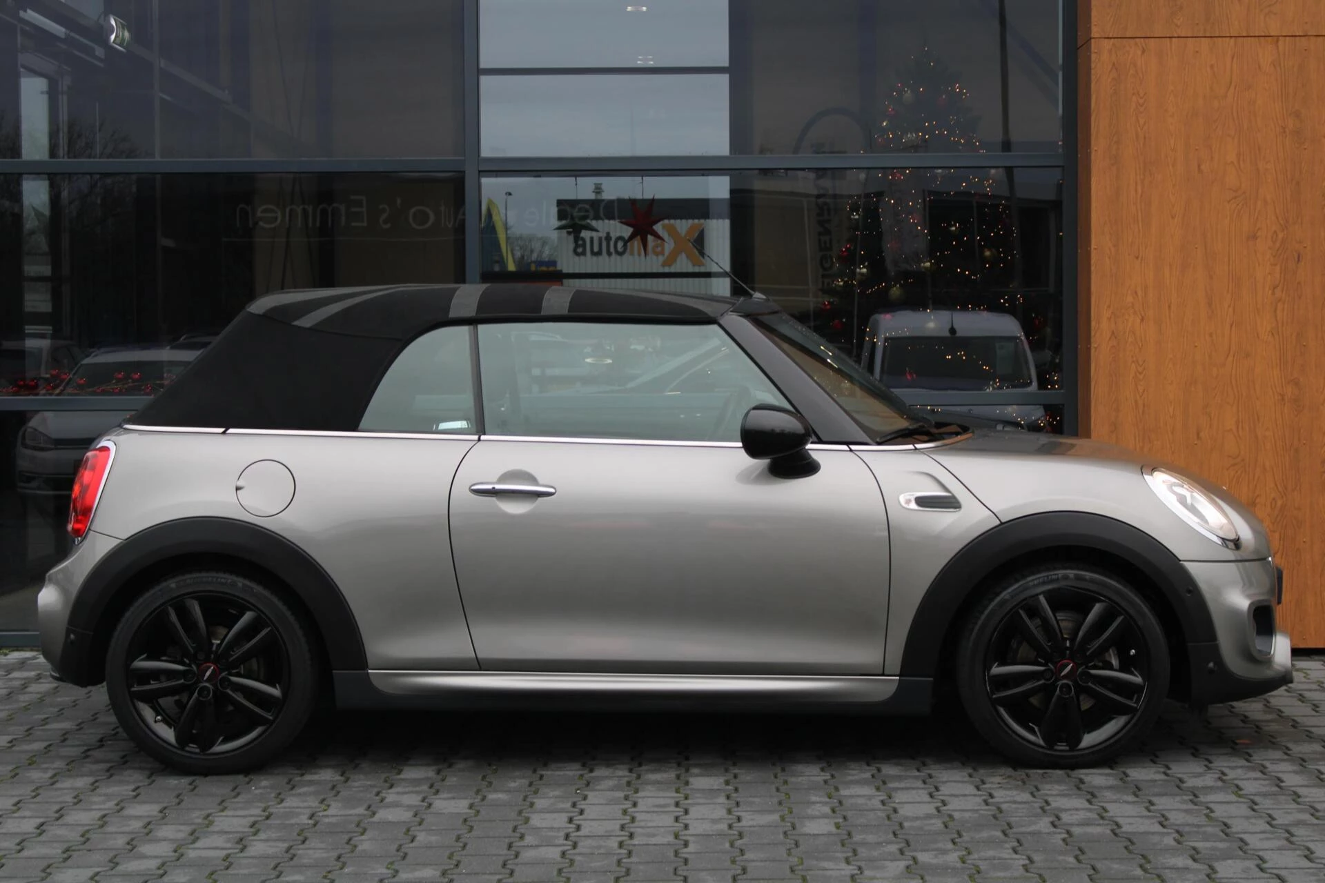 Hoofdafbeelding MINI Cabrio