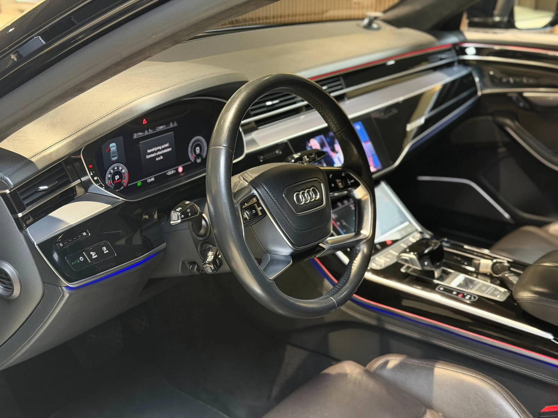Hoofdafbeelding Audi A8