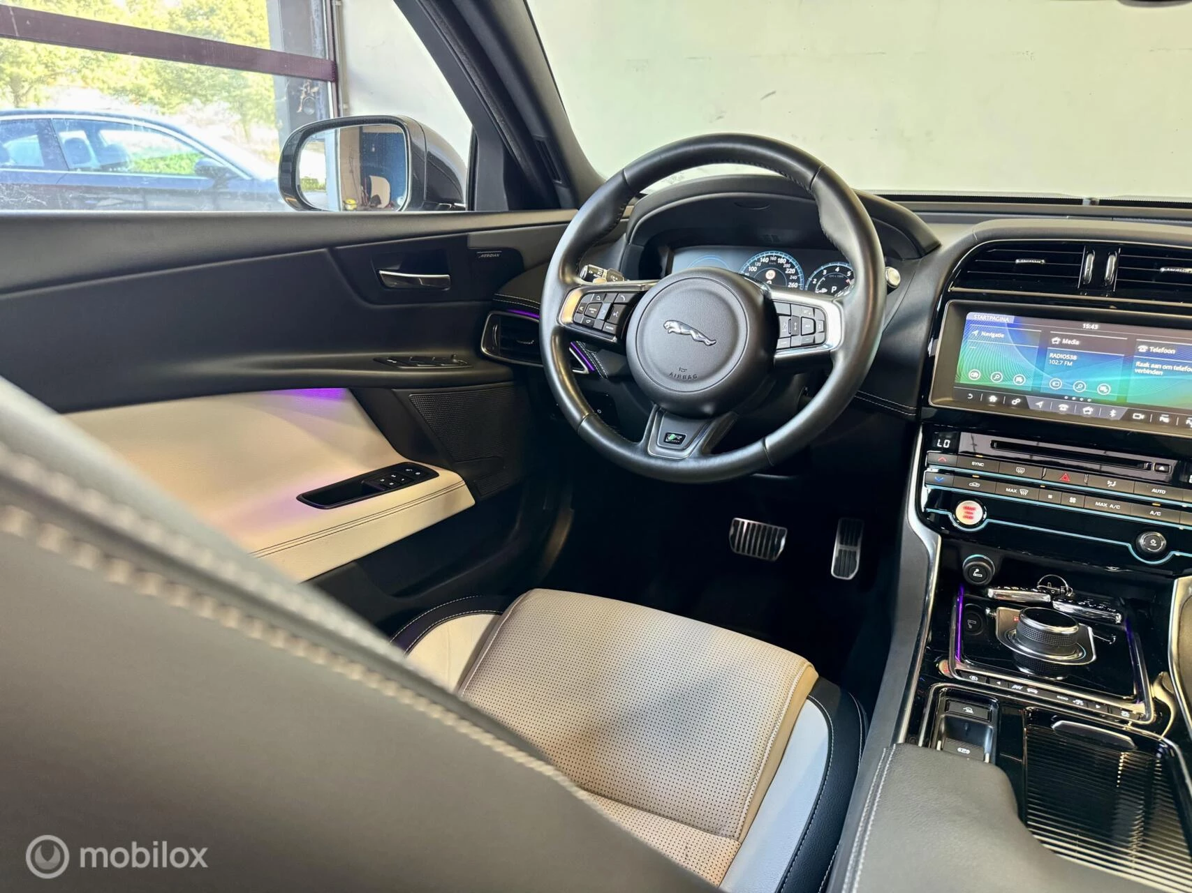 Hoofdafbeelding Jaguar XE