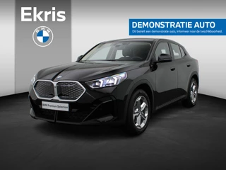 Hoofdafbeelding BMW iX2 BMW iX2 eDrive20 Premium Pack | Comfort Access | Achteruitrijcamera | 18''