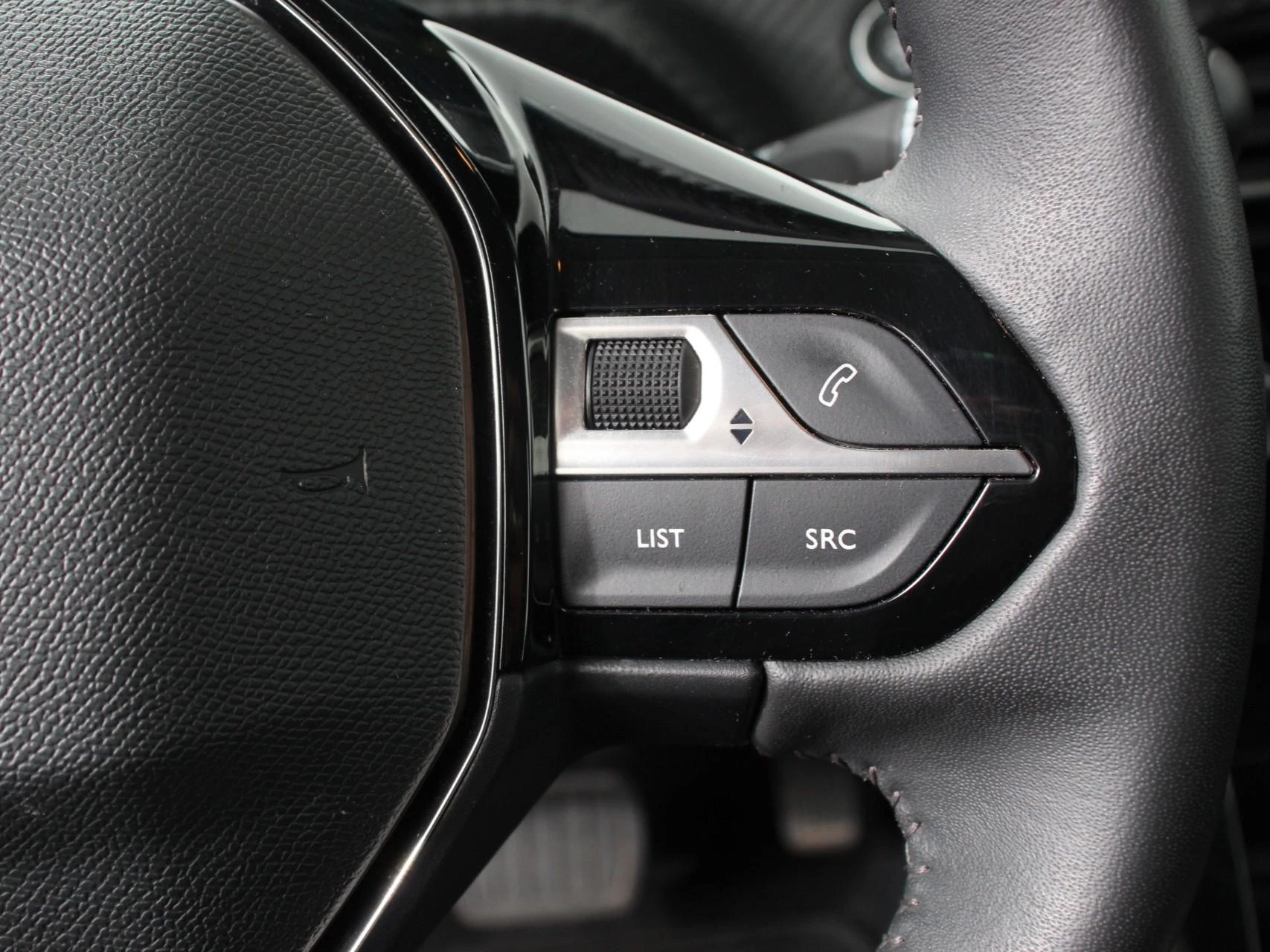 Hoofdafbeelding Peugeot e-208