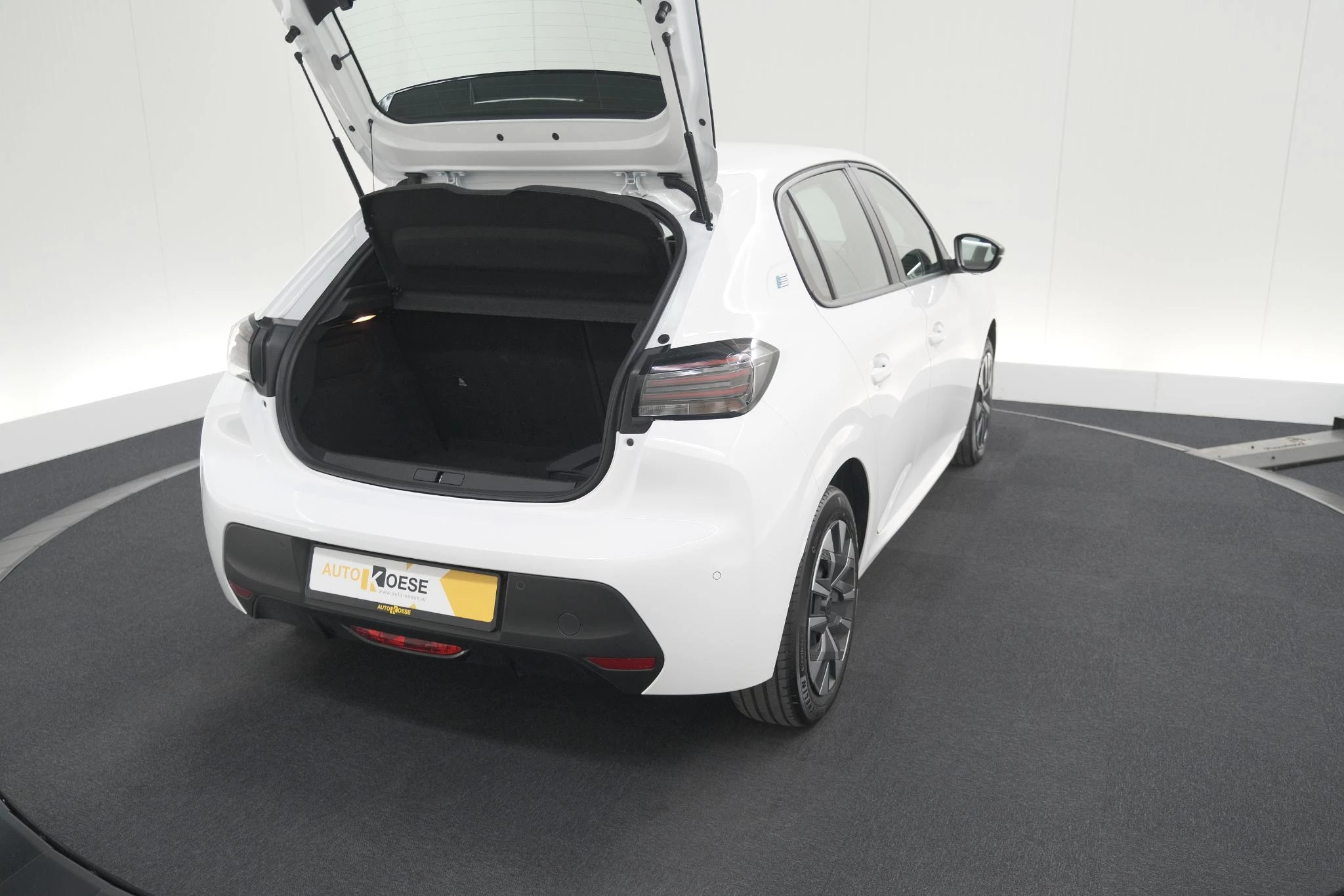 Hoofdafbeelding Peugeot e-208