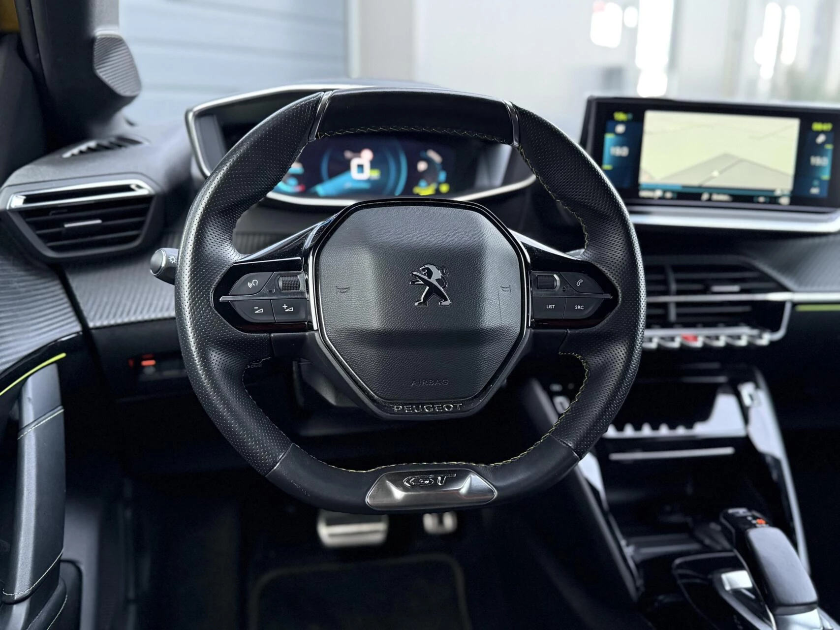 Hoofdafbeelding Peugeot e-208