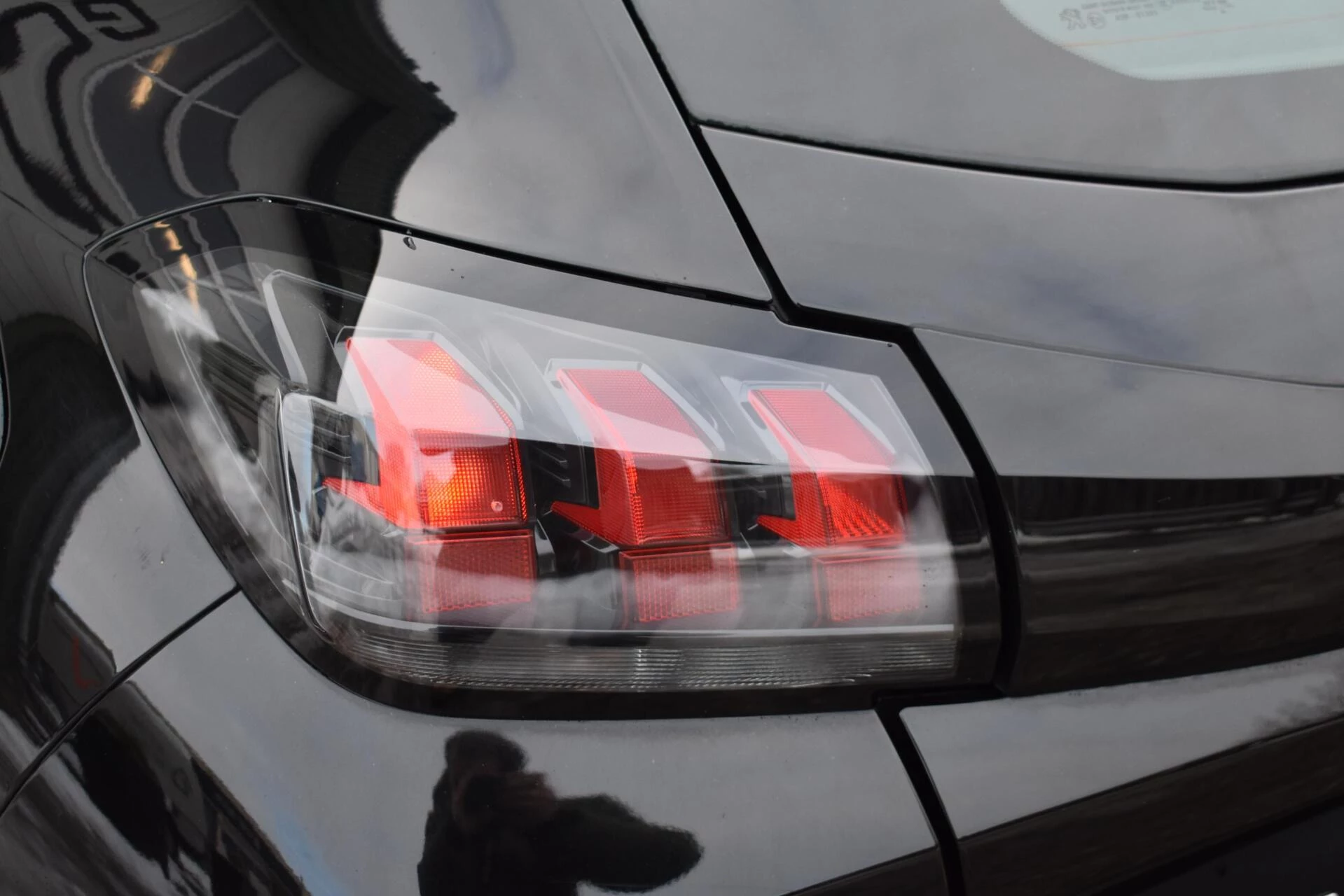 Hoofdafbeelding Peugeot e-208