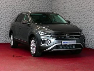 Volkswagen T-Roc 1.5 TSI 150PK EVO ADAP.CRUISE LED VIR.COCKPIT CAMERA STOEL.VERW. 17''LMV KEYLESS 2024 70 BIJNA NIEUWE VOLKSWAGEN'S UIT VOORRAAD LEVERBAAR