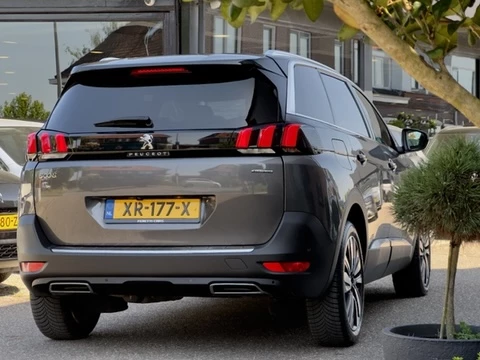 Hoofdafbeelding Peugeot 5008