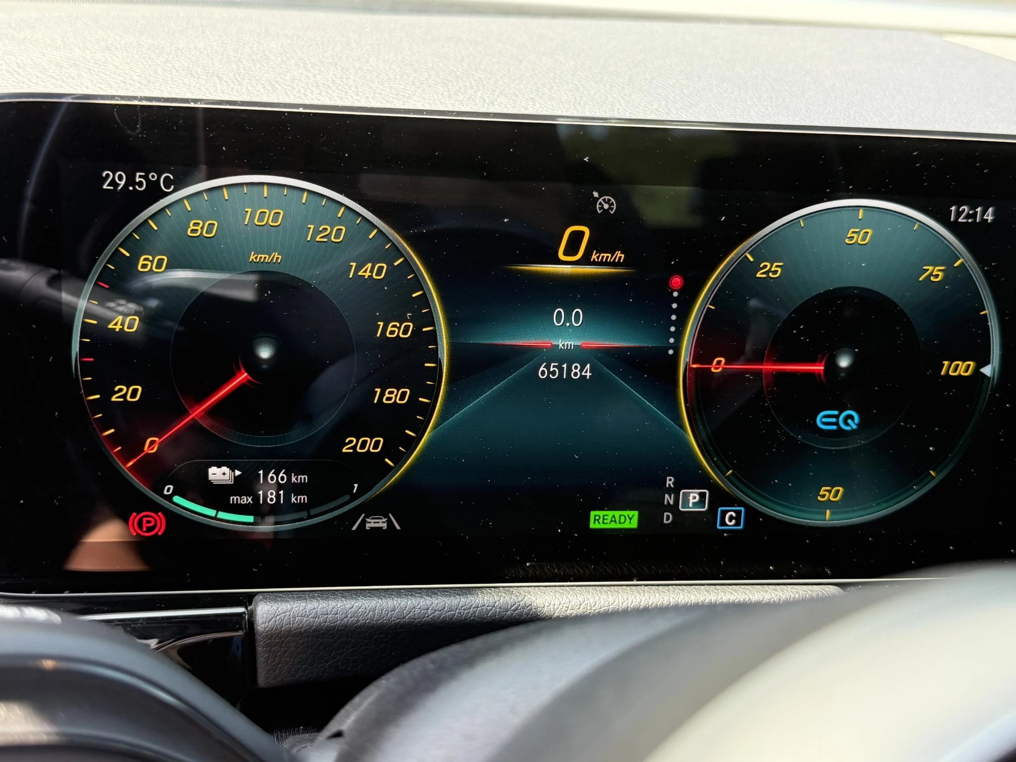 Hoofdafbeelding Mercedes-Benz EQA