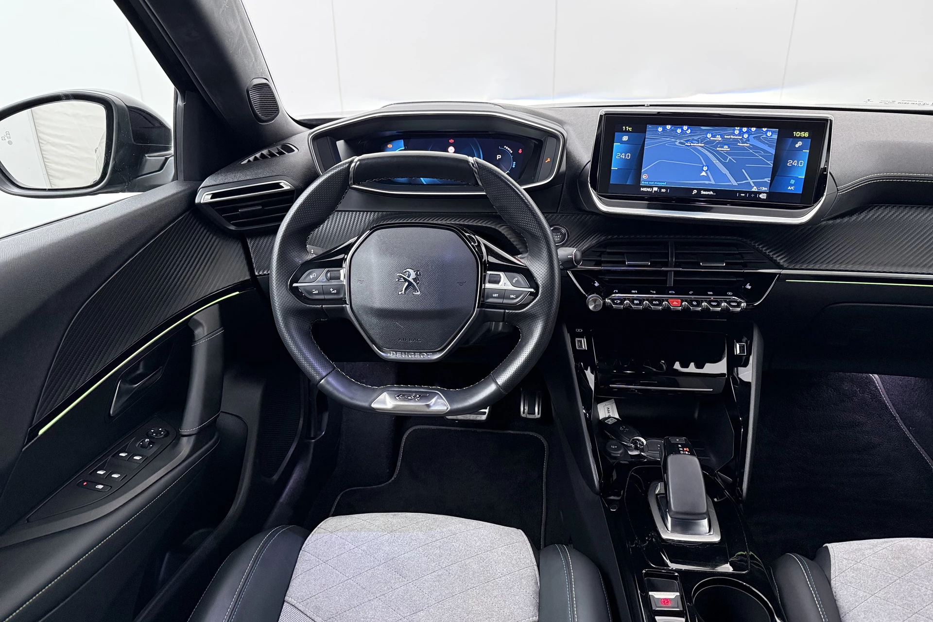 Hoofdafbeelding Peugeot e-2008