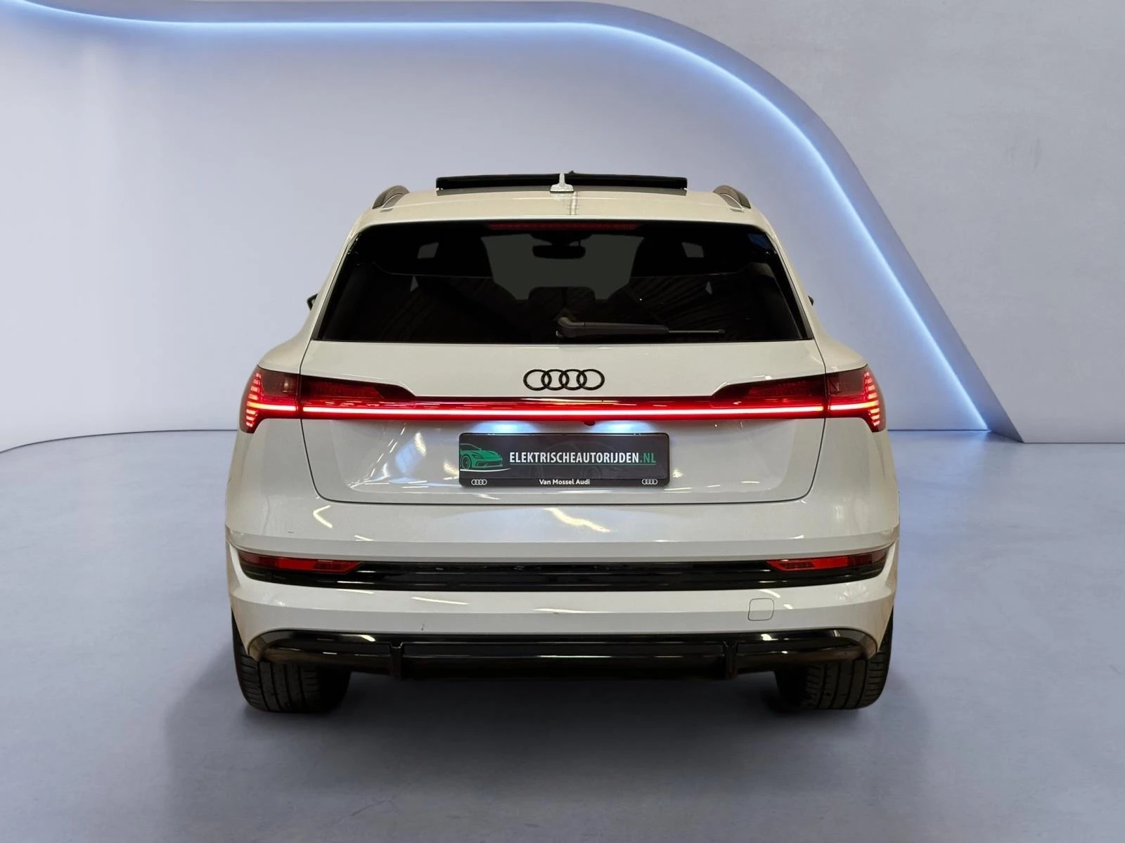 Hoofdafbeelding Audi e-tron