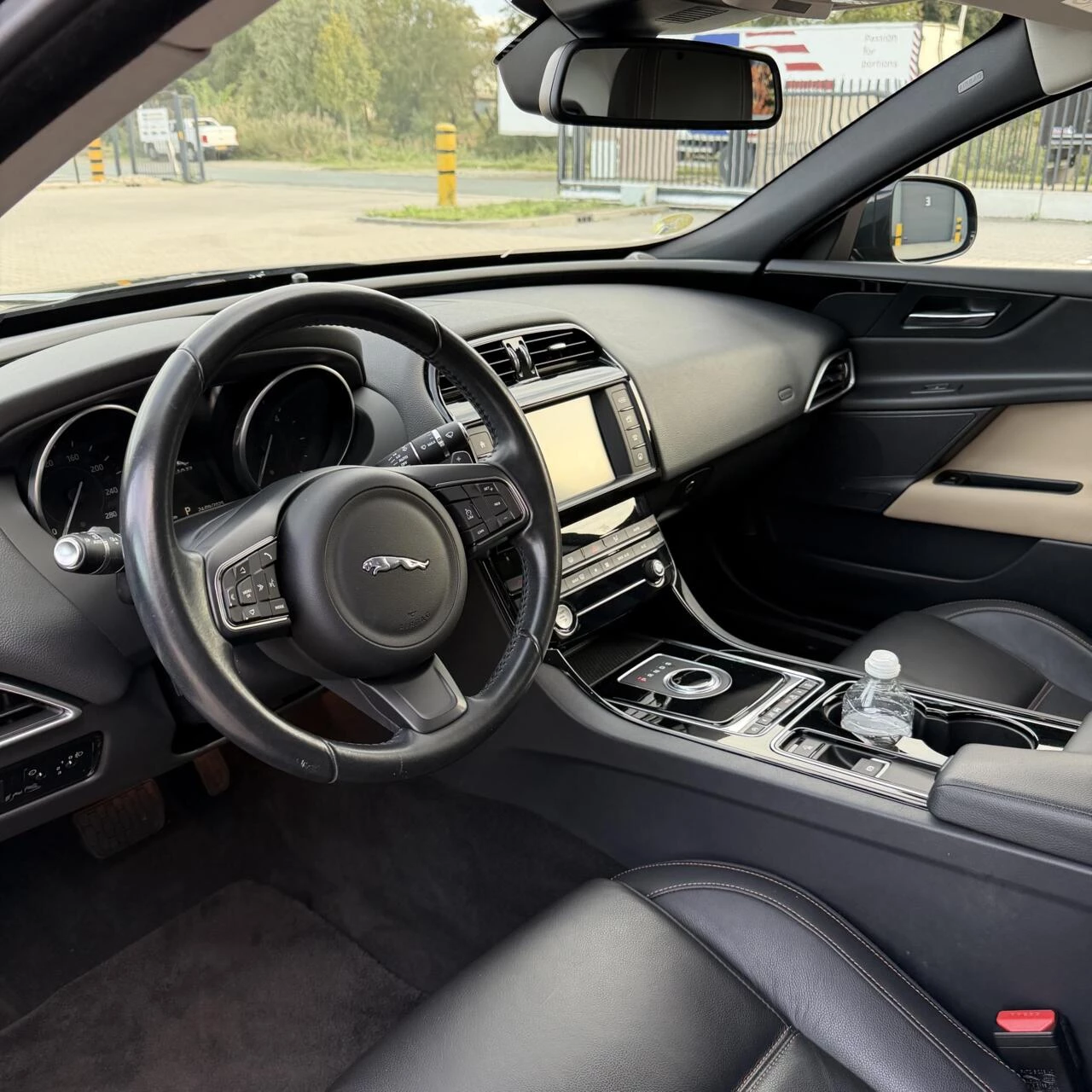 Hoofdafbeelding Jaguar XE