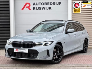 BMW 3-serie Touring 330e xDrive Pano/Trekhaak/Camera