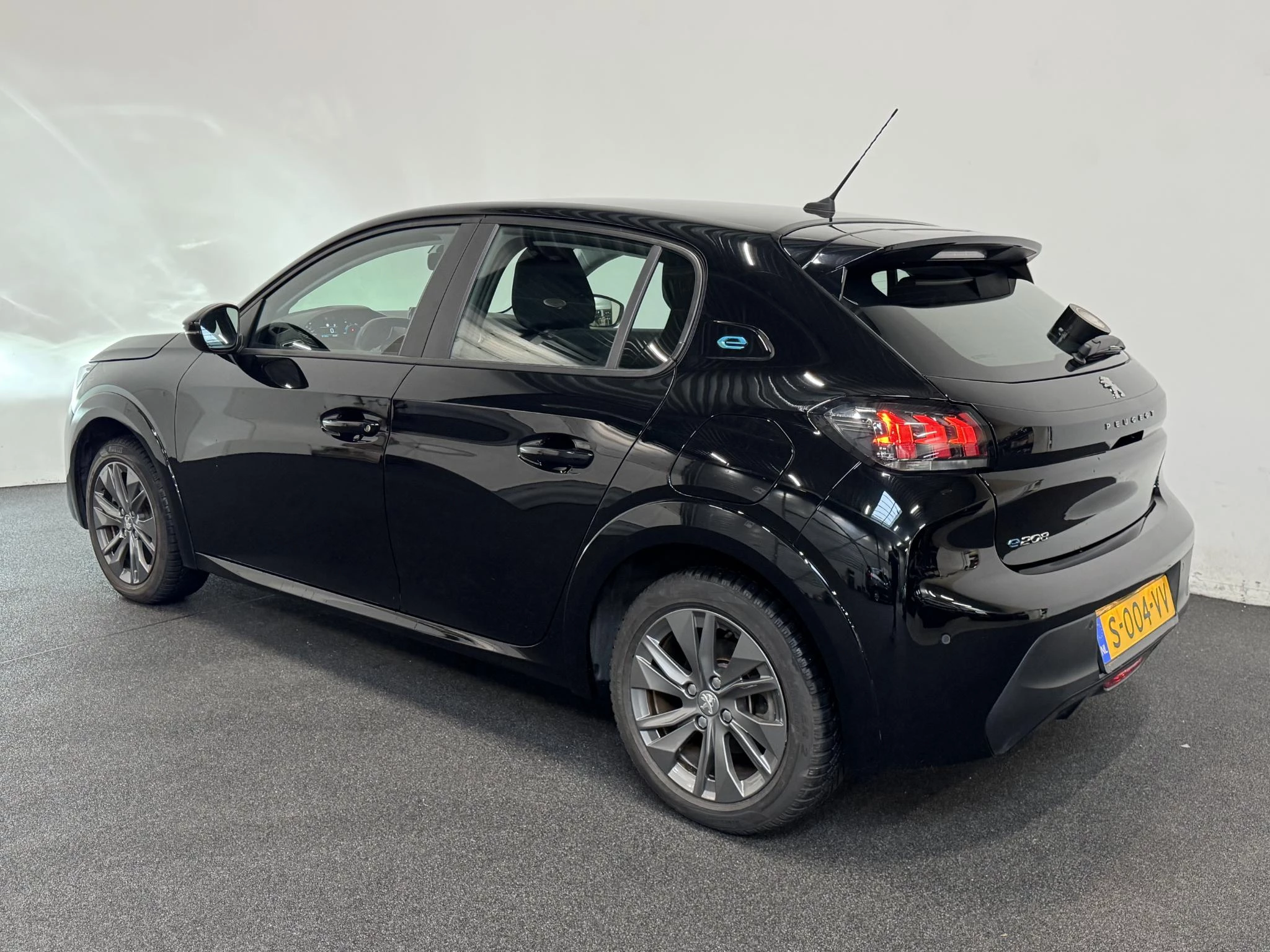 Hoofdafbeelding Peugeot e-208