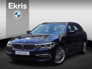 BMW 5 Serie Touring 520i High Executive | Verwarmde stoelen voor en achter | Harman Kardon Surround Sound Systeem | Adaptieve LED koplampen | 19 inch W-spaak
