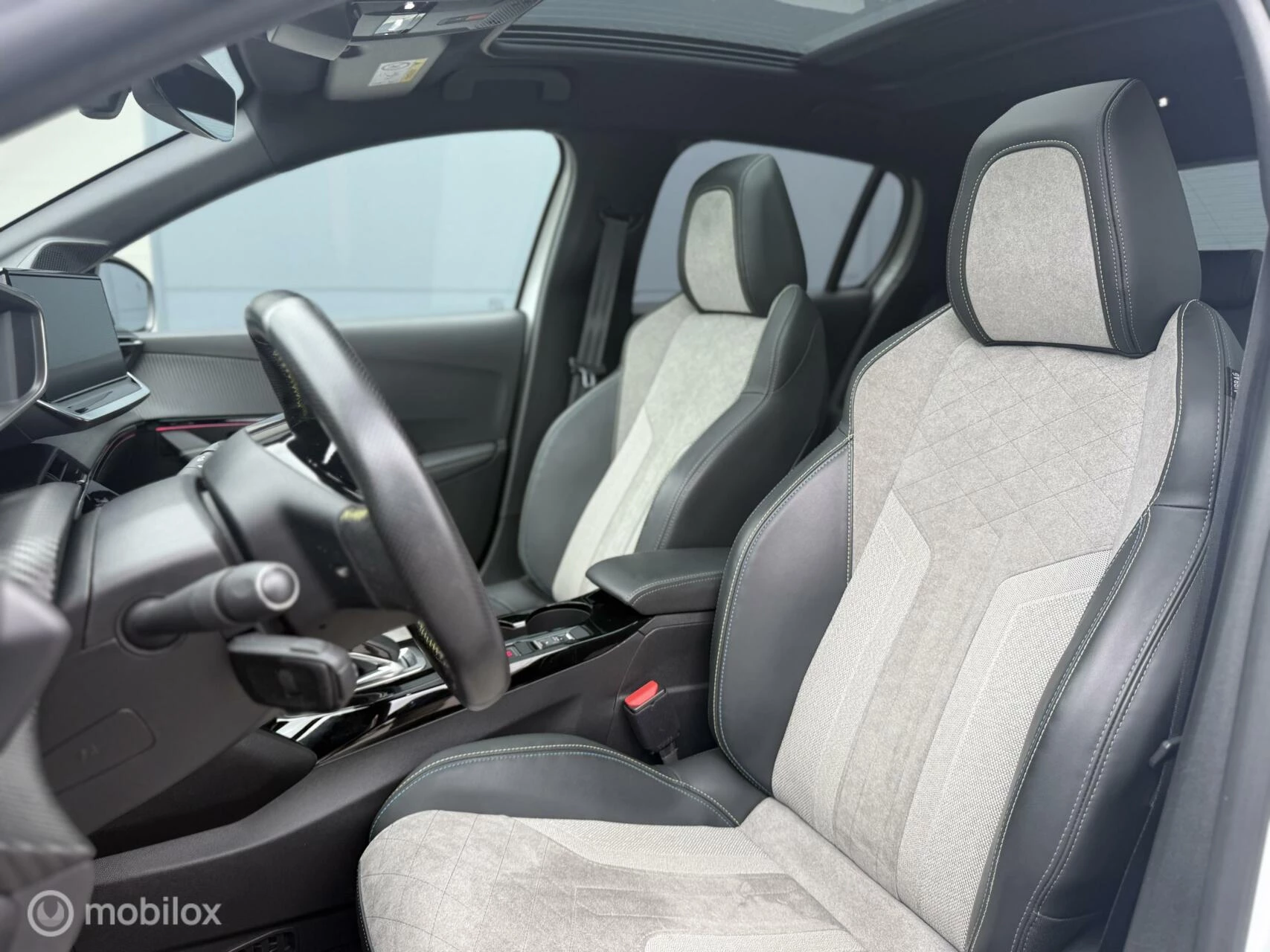 Hoofdafbeelding Peugeot e-208