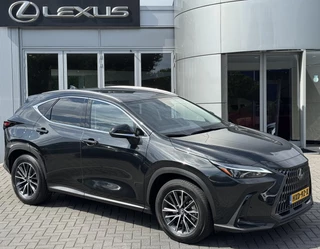 Hoofdafbeelding Lexus NX Lexus NX 450h+ AWD Luxury Line TREKHAAK STOELVERW STUURVERW GROOTSCHERM EL-ACHTERKLEP APPLE/ANDROID
