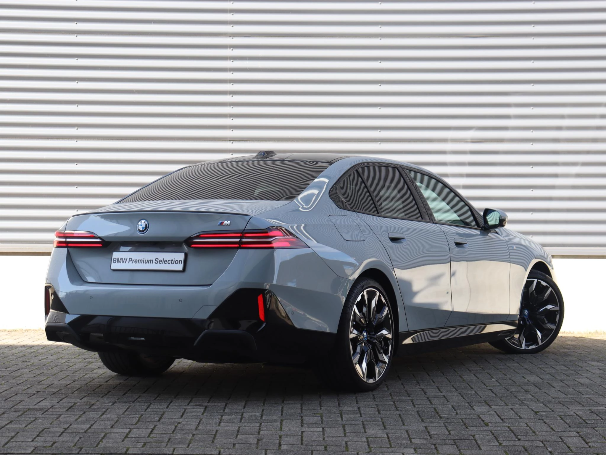 Hoofdafbeelding BMW i5