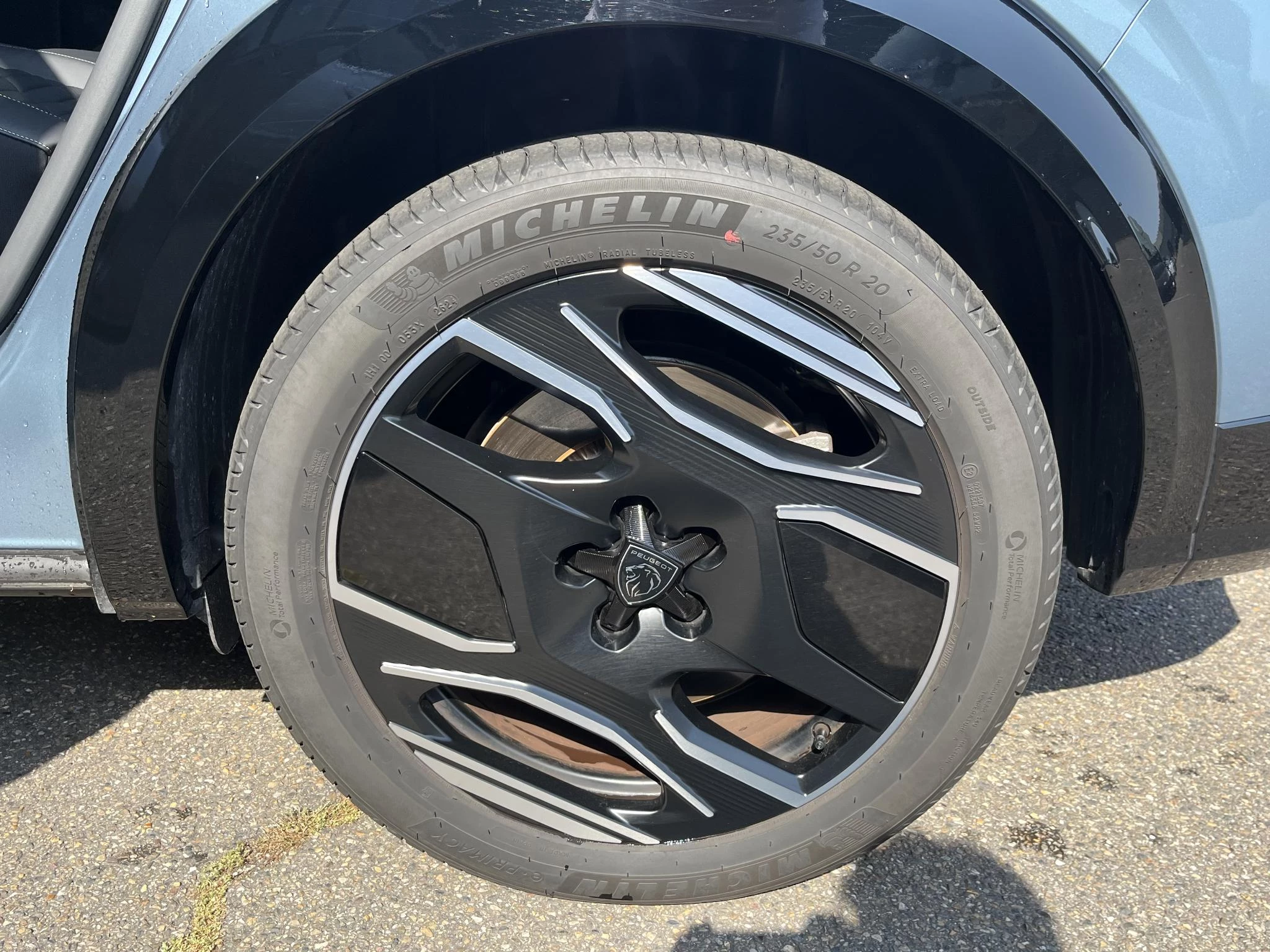 Hoofdafbeelding Peugeot e-5008