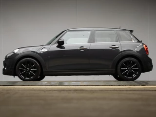 Hoofdafbeelding MINI Cooper S Mini Mini 2.0 Cooper S Sport (PANORAMADAK,NAVI,HARMAN/KARDON,PDC,LED,STOELVERWARMING,DAB,SPORTSTOELEN,LM VELGEN,NETTE STAAT)