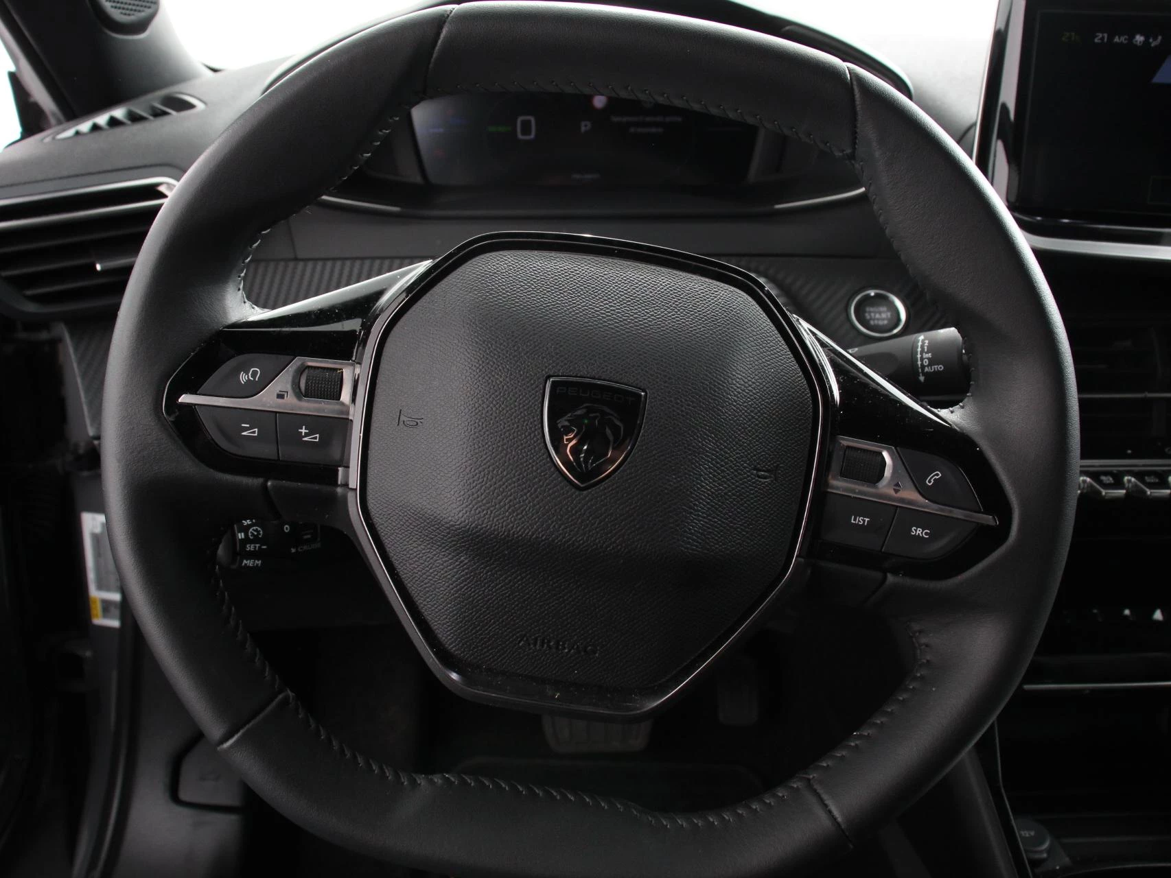 Hoofdafbeelding Peugeot e-2008