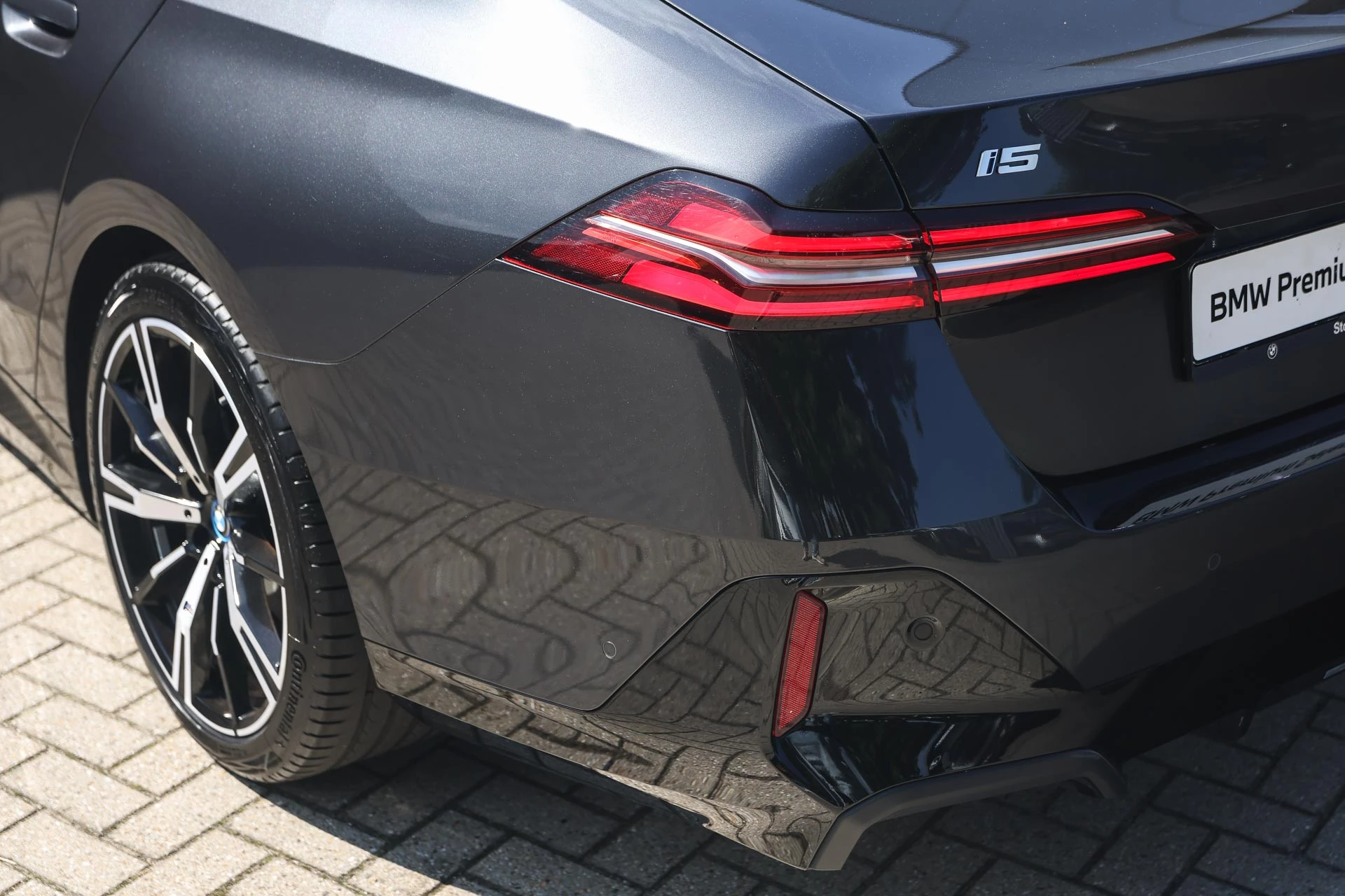 Hoofdafbeelding BMW i5