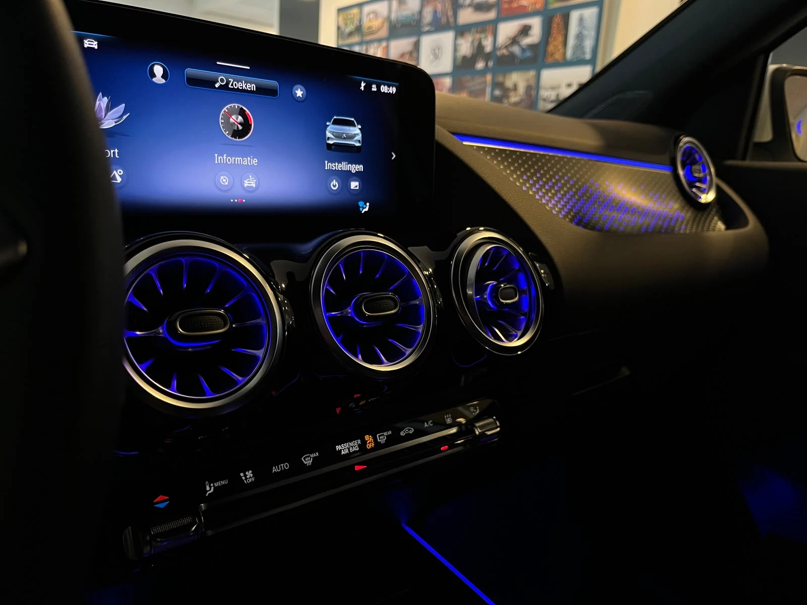 Hoofdafbeelding Mercedes-Benz EQA