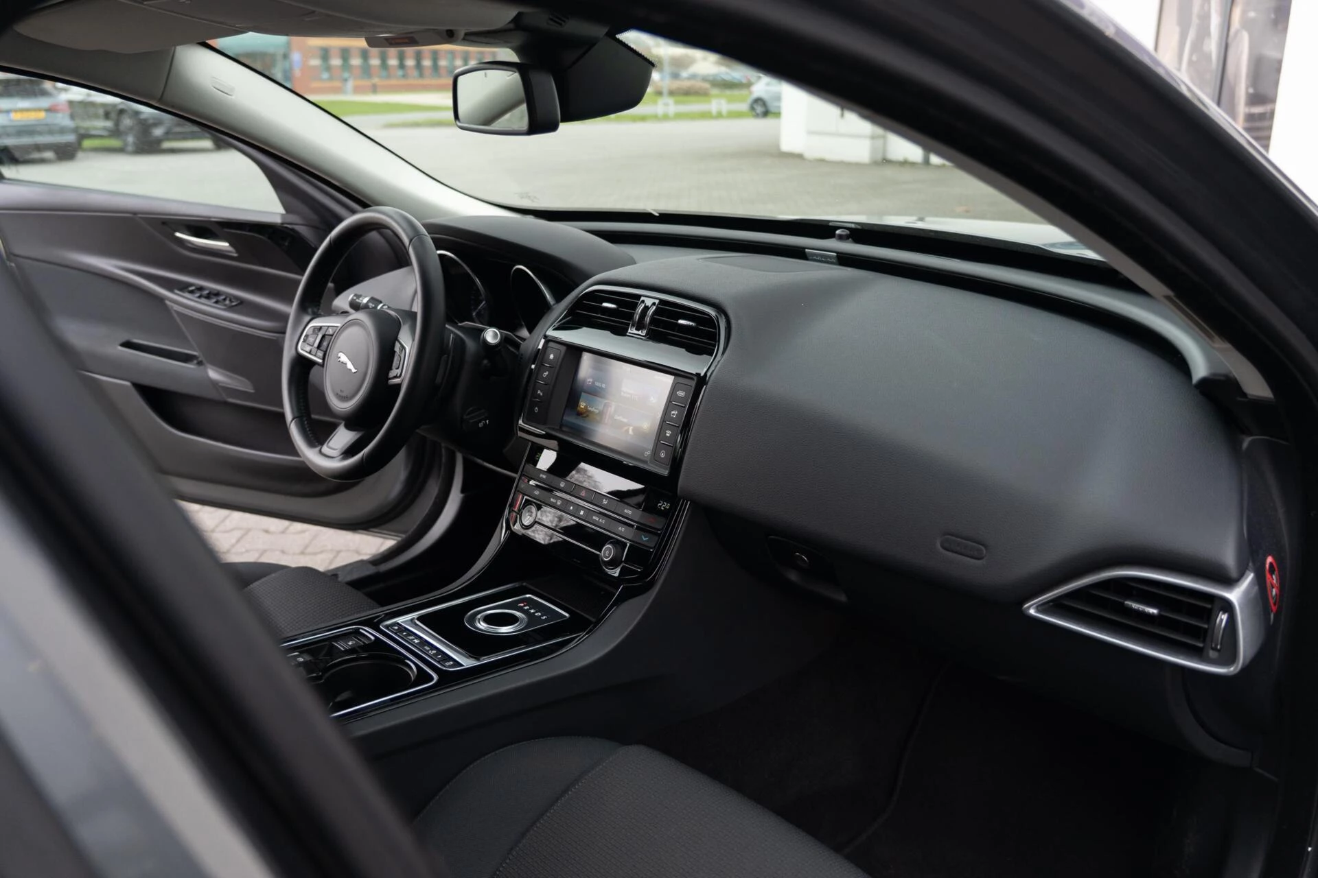 Hoofdafbeelding Jaguar XE