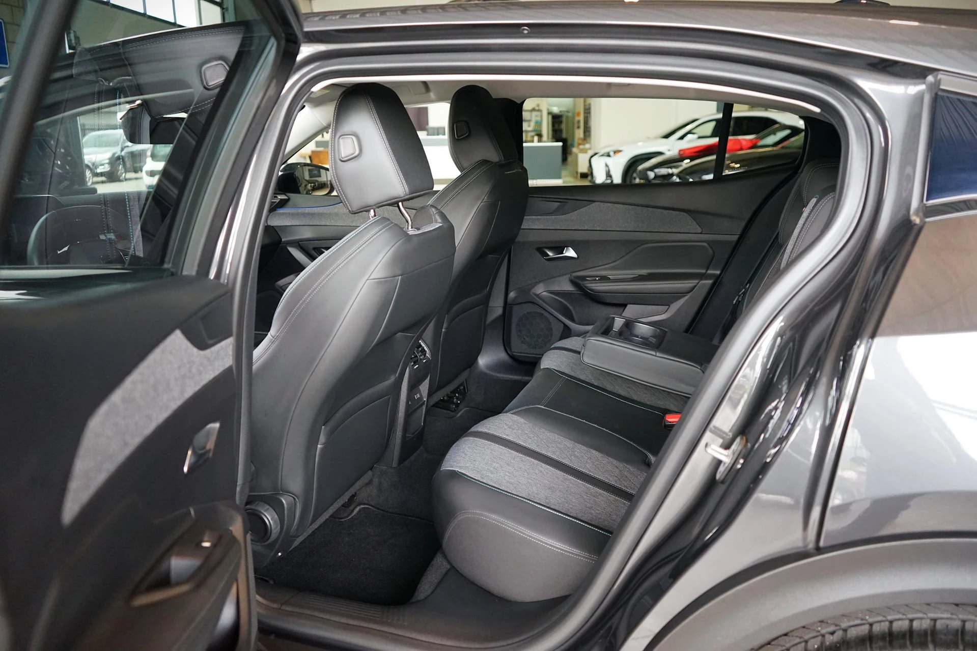 Hoofdafbeelding Peugeot 408