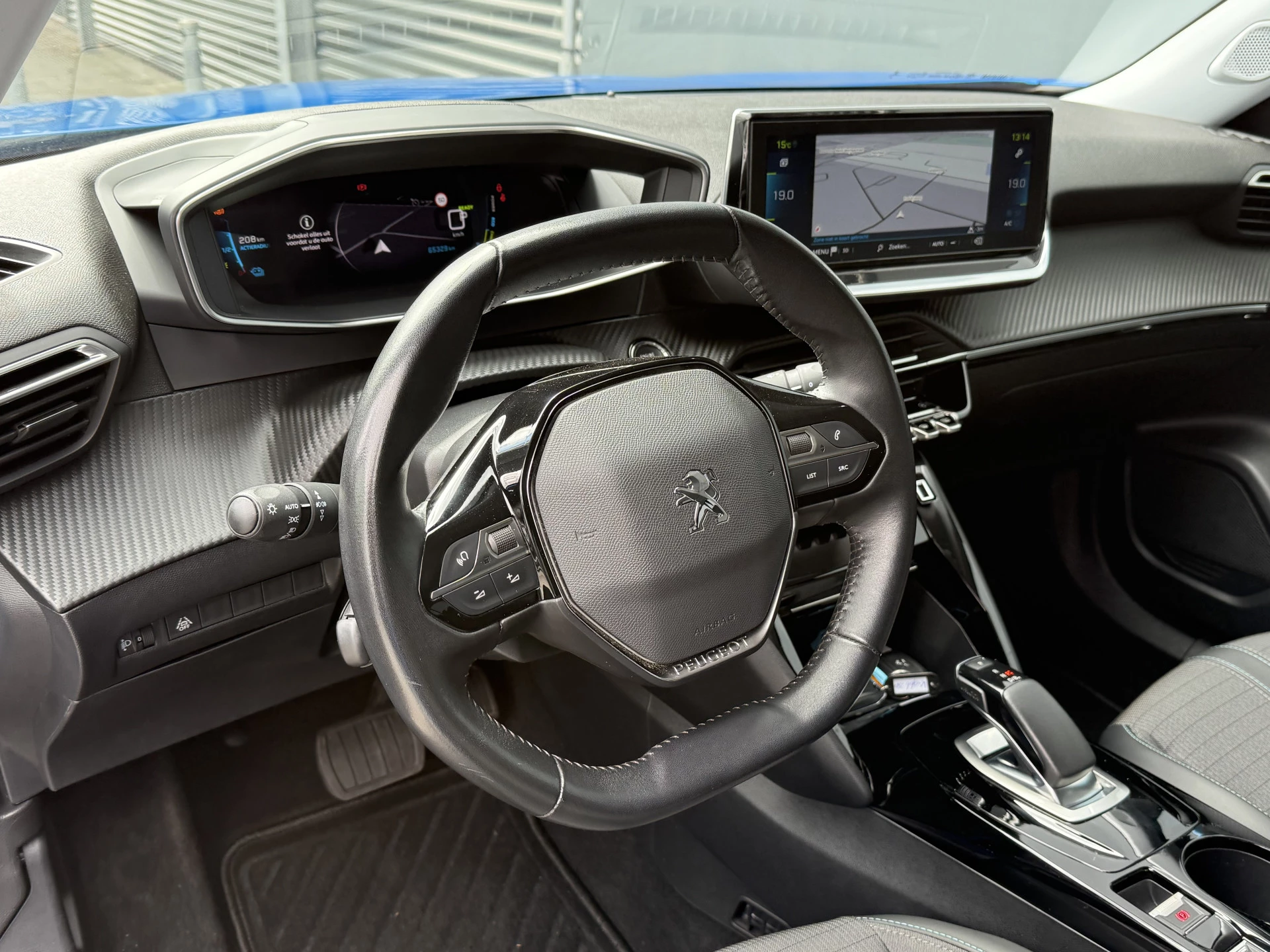 Hoofdafbeelding Peugeot e-2008