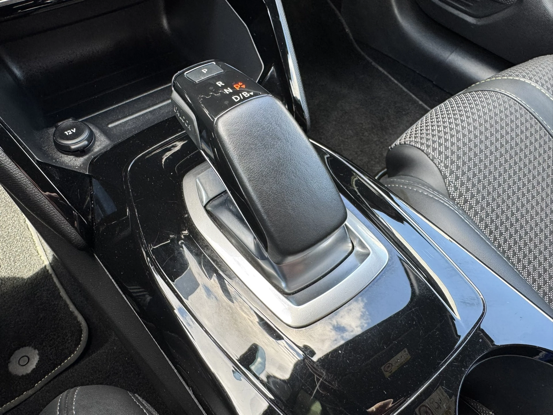 Hoofdafbeelding Peugeot e-208