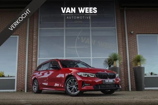 BMW 3-serie Touring 318i Business Edition Plus | Sport Line | 2e eigenaar | NL auto | Shadow Line | HiFi audio | DAB | M-sportstuur | Sportstoelen | Ambient light | Carplay | PDC