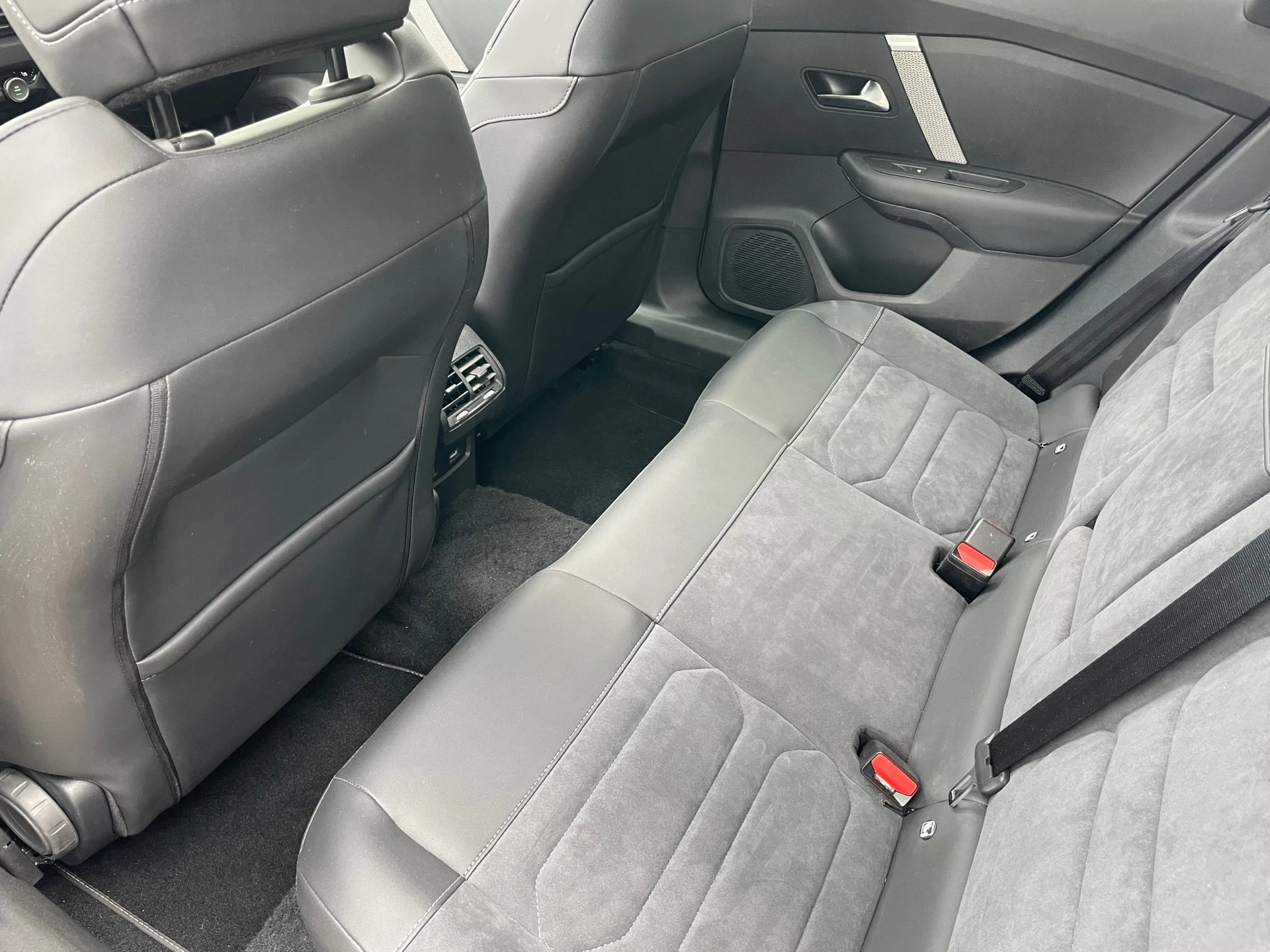 Hoofdafbeelding Citroën ë-C4 X
