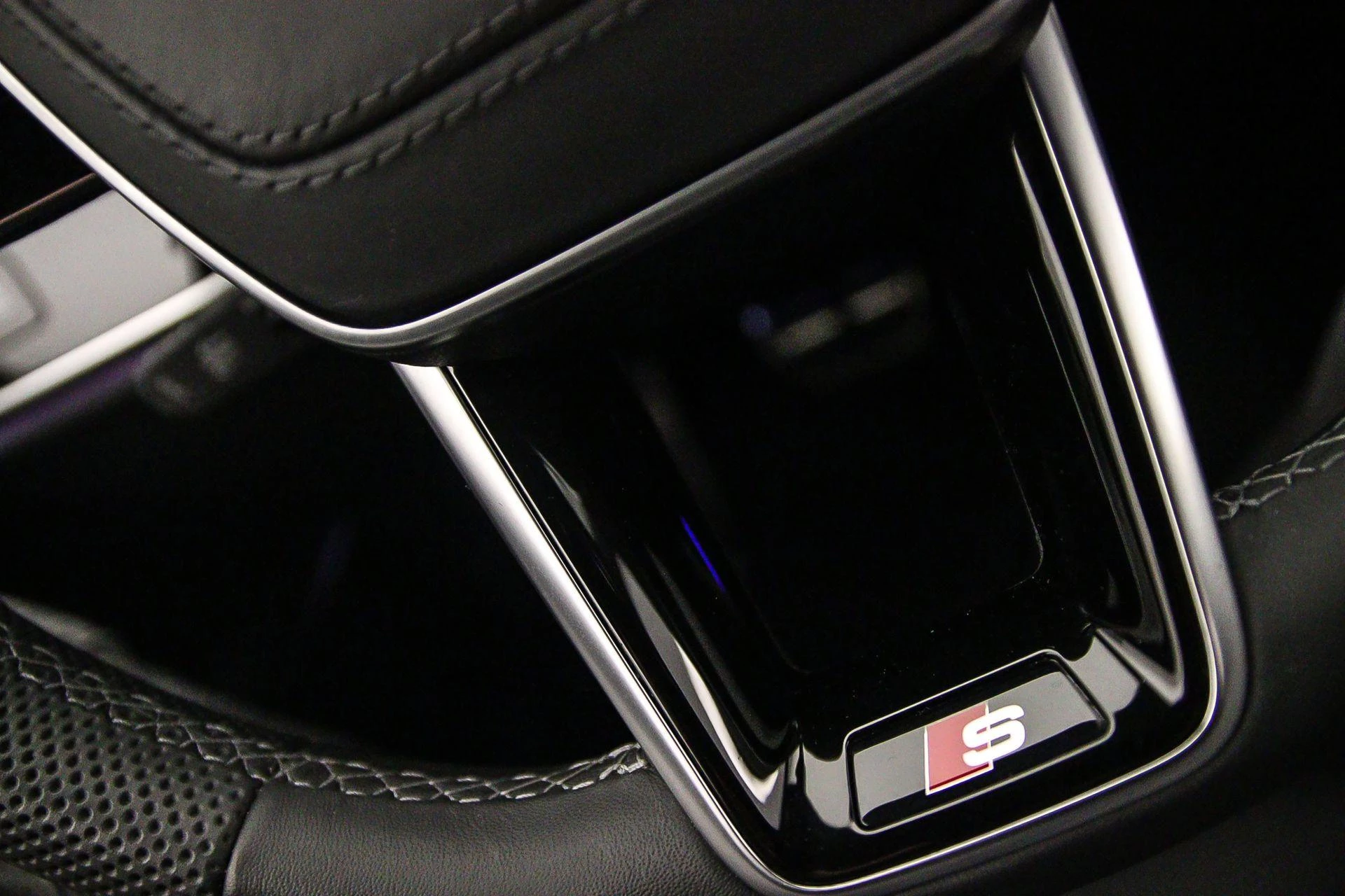 Hoofdafbeelding Audi A8