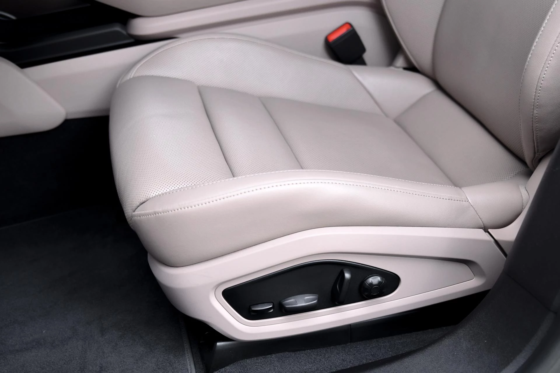Hoofdafbeelding Porsche Taycan