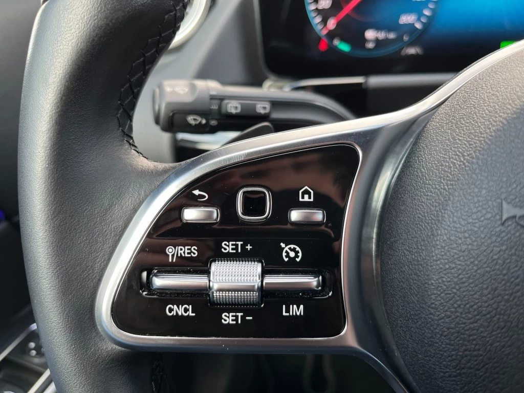 Hoofdafbeelding Mercedes-Benz EQA