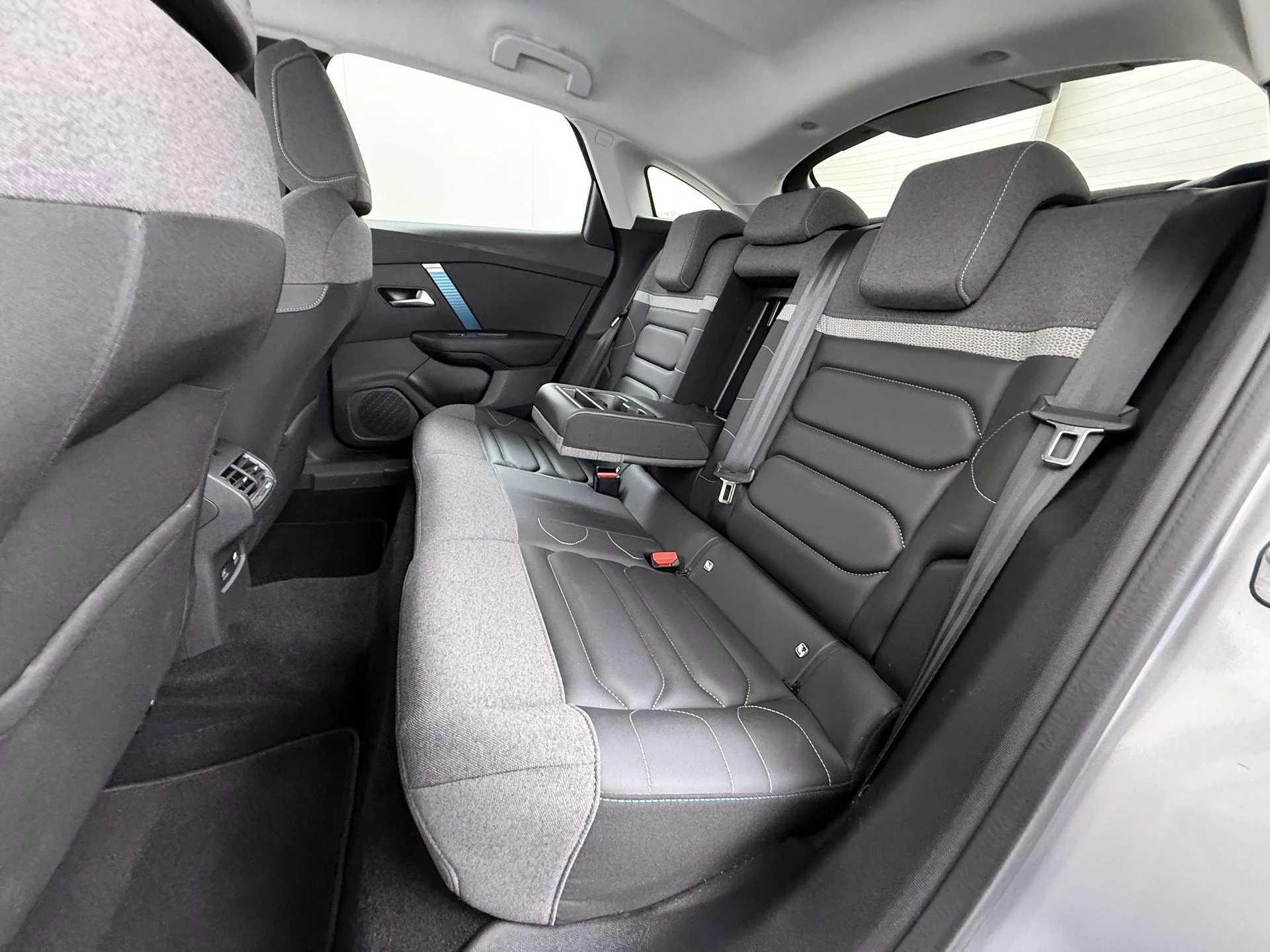 Hoofdafbeelding Citroën ë-C4