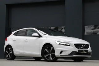 Volvo V40 1.5 T3 153PK |R-DESIGN| Panodak Leder/Alcantara Harman/Kardon Trekhaak Led Dab+ Camera Pdc Stoelverw BJ2019